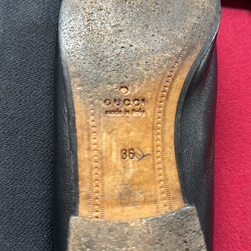 Gucci Black Leather Loafers with Gold Horsebit - Picture 10 of 13